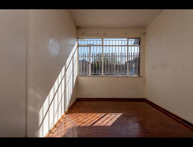 12 BEDROOM APARTMENT BLOCK FOR SALE IN ROSETTENVILLE
